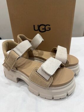 UGG Women's Ashton Ankle Color Sand